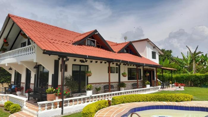 Casa Ulloa Eje Cafetero 30 Personas, Piscina & WiFi