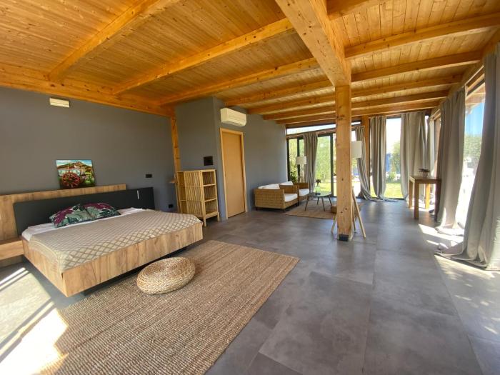 Glass Lodge Caponegro