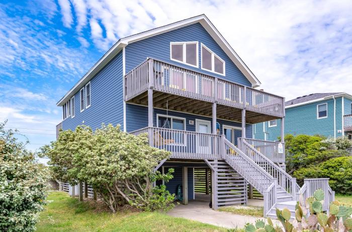The Blue Heron - S Nags Head, South Creek Acres, 125 Yds to Beach, Ocean Views, Pool, Hot Tub, Close to Oregon Inlet