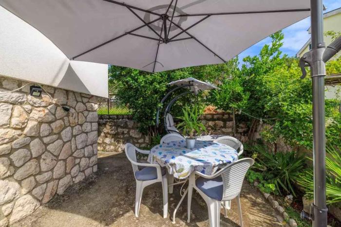 One-Bedroom Apartment in Dramalj X