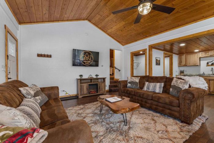 Cabin 3- Cozy updated cabin 5 min to RMNP