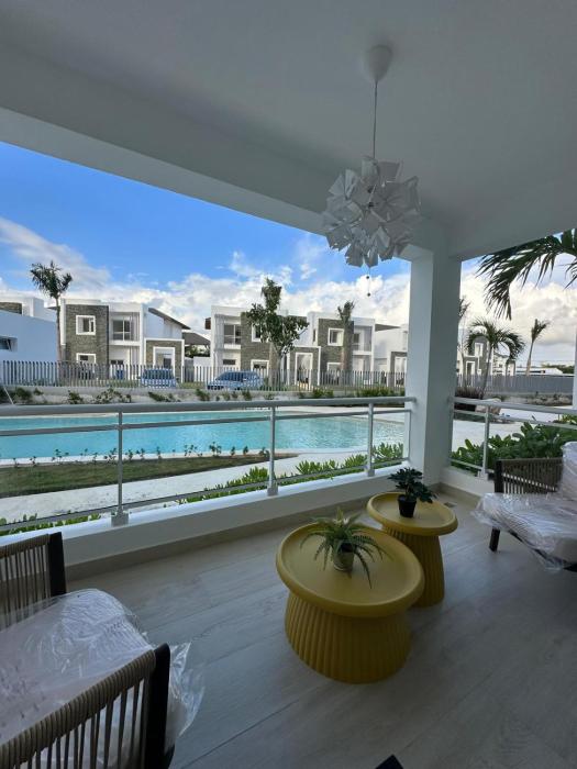 Garden Breeze Ghibli-Pool View