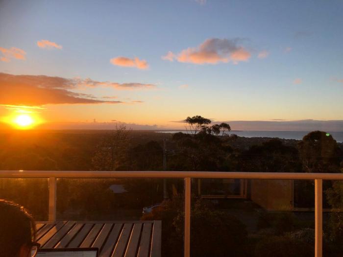 BAY VIEWS Paradise