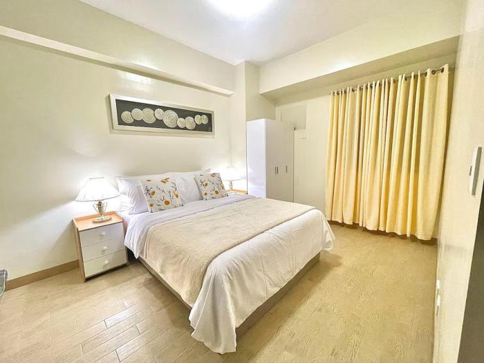 Manhattan Plaza Suite 1BR with City View, Netflix and Pool Access