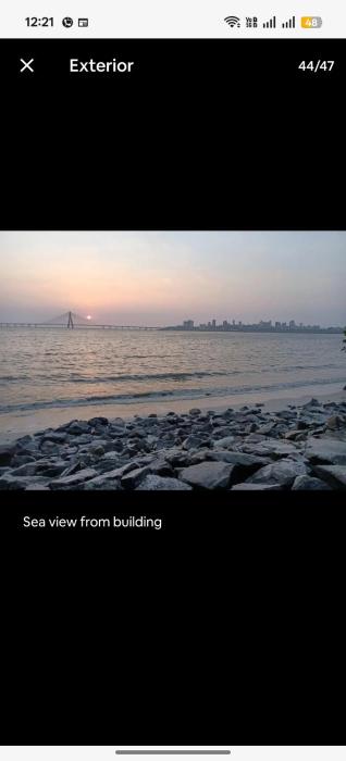 Seaface Bldg 1BHK 0r 2 BHK 0r Pvt room Luxe service flat, Mumbai