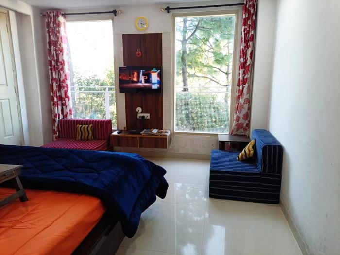 Bonfire, Barbecue, Snow, Private 2BHK Barog near Solan