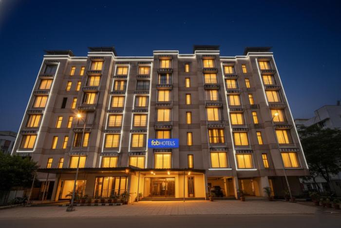 Hotel Omkar & Lodging - Phoenix Market City