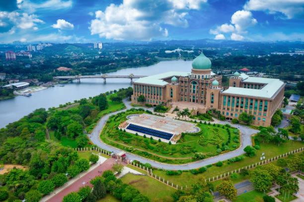 Putrajaya Antara Lake View Residence Fully Air-Con Suite