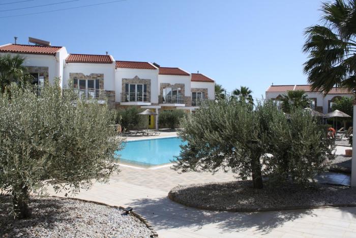 Villa mit Pool in Makry Gialos - Grapevine, 200 Meter zum Strand