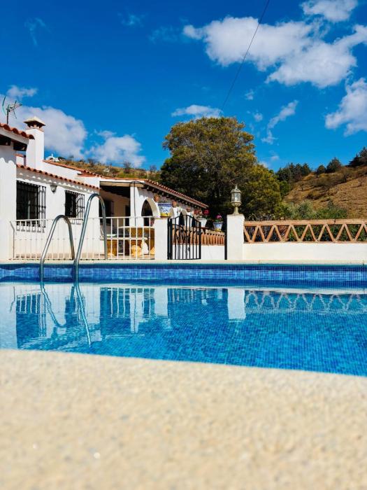La Mimosa, beautiful villa with swimming pool and sea view