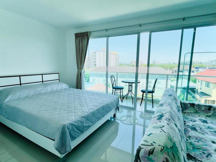 Bangsaray Beach Condo B421 บางเสร่ บีช