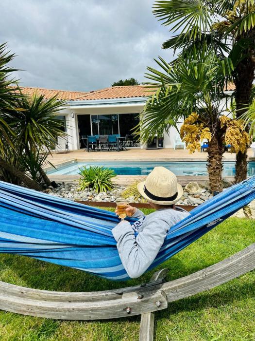 Villa à 800m de la Plage, Piscine chauffée