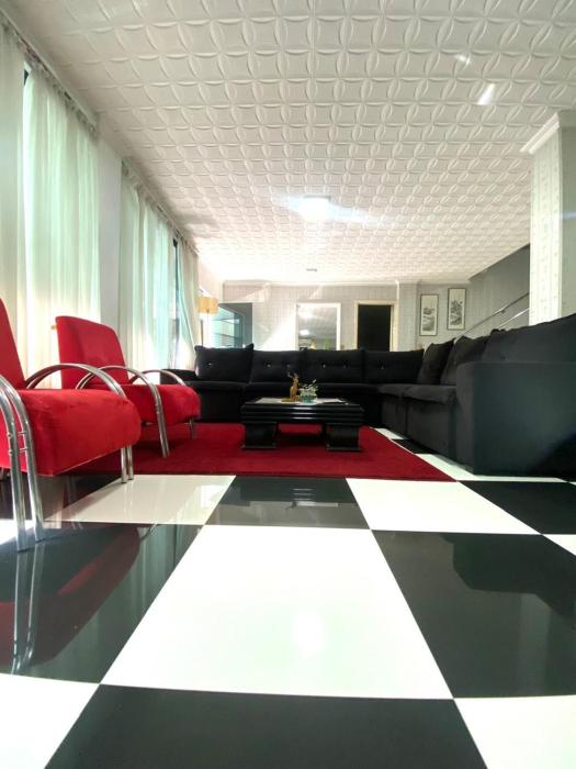 Full Encarnacion House