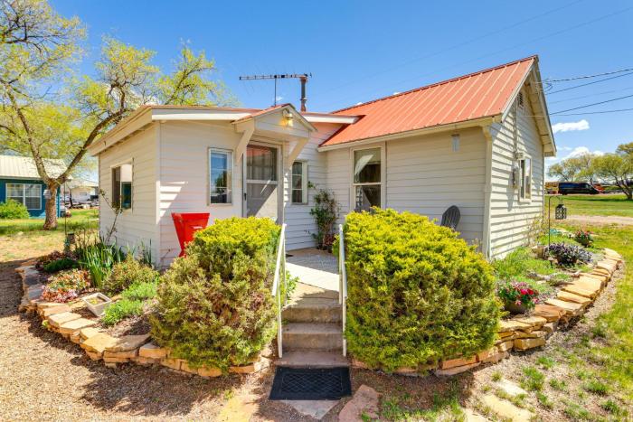 7 Mi to the Dolores River! Adventure-Ready Cottage