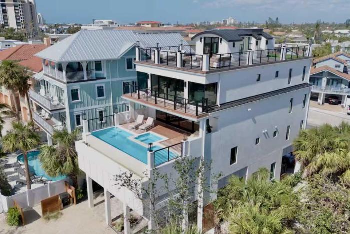 Siesta Beachfront Paradise - Infinity Pool & Spa