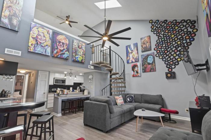 Rhythm Retreat Bar Patio & Space for 10