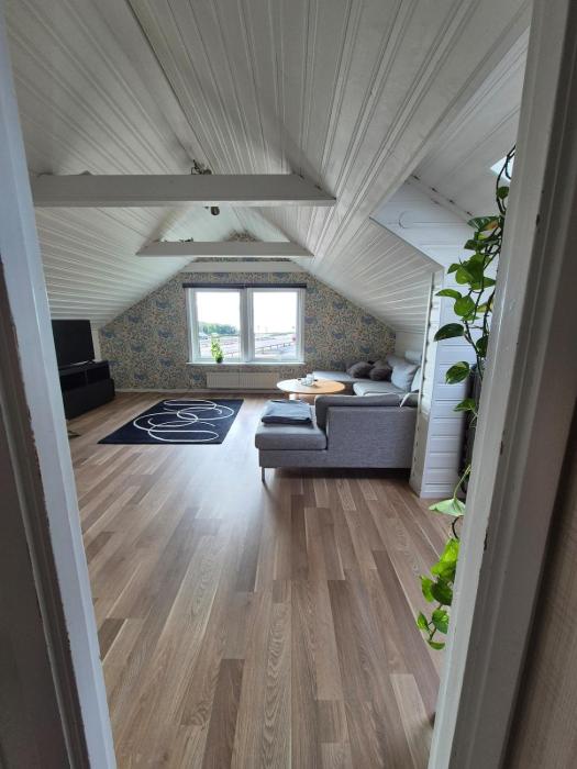 Cozy apartment on two floors in Ankaregården