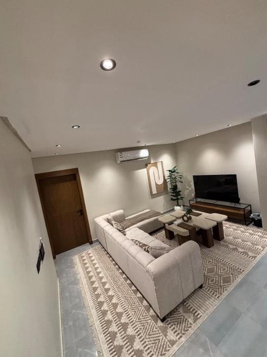 Elegant 3-Bedroom Apartment Smart Entry