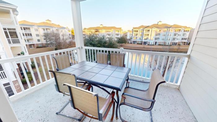 Magnolia Pointe Luster Leaf 4869-301