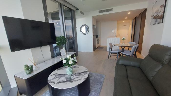 Luxury Riverfront Apartment level 38 Queens Wharf Tower