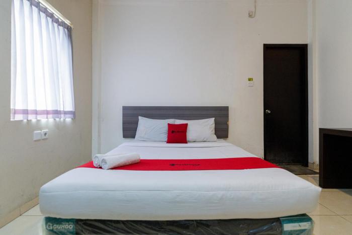 RedDoorz near T1 Juanda Airport