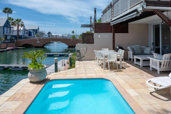 NEW LISTING - PARADISE ON THE WATER AT COMMODORE