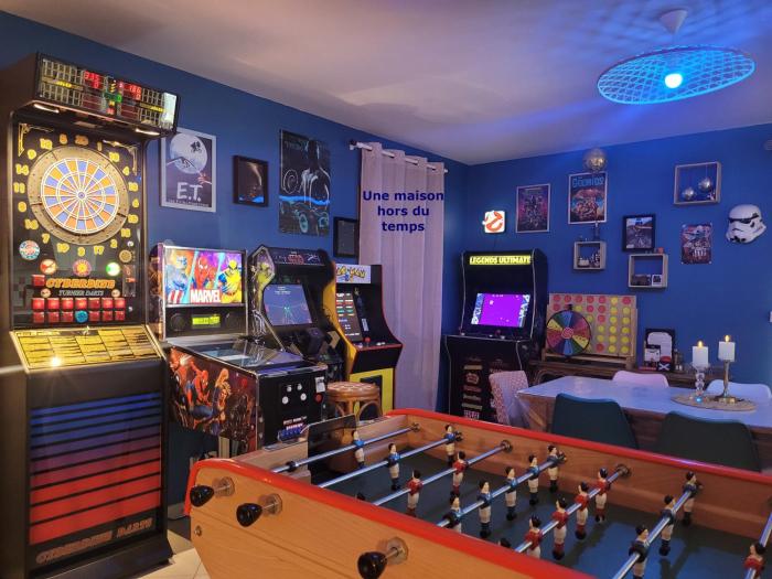 Enquête et jeux dans les années 80