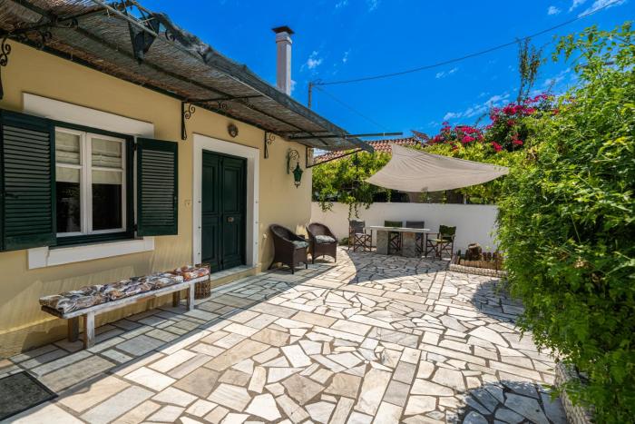 Lena’s traditional villa