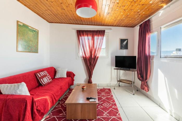 Sunny apartment with terrace