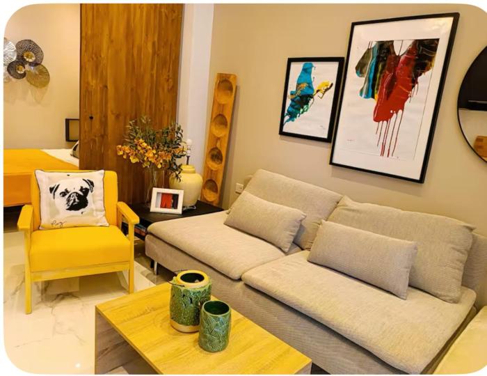 Casa Luna beach side Luxurious comfy apt in center Paphos