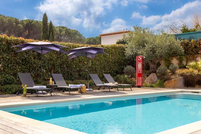 Villa Du Pin 4 with swimming pool and landscaped garden