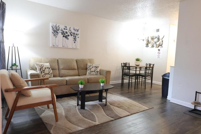 Comfy Central Walk to Zilker Downtown!