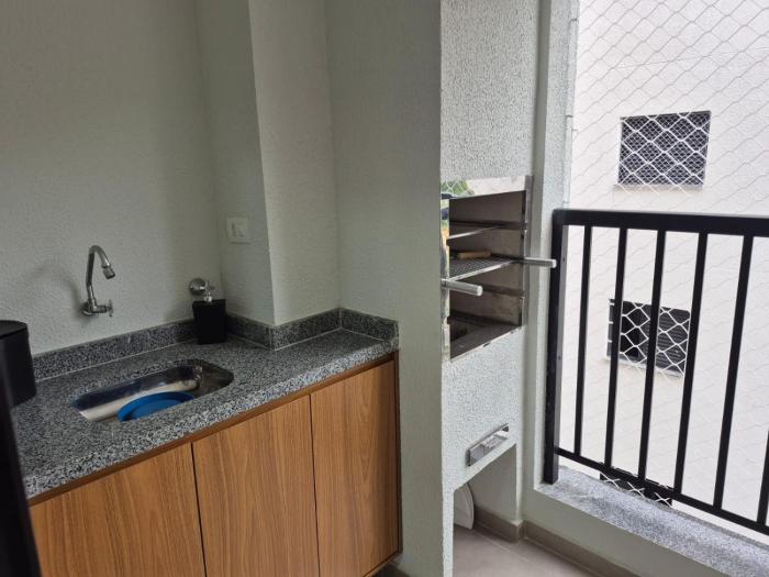 lindo apartamento 2 dormitórios martim de sá pé na areia 61 B alex