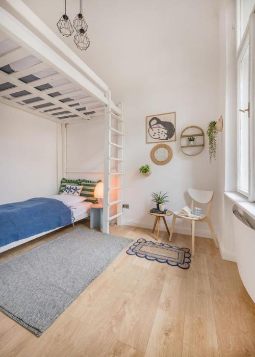 Pastel Dream 3BR Central Gem Artful Spacious