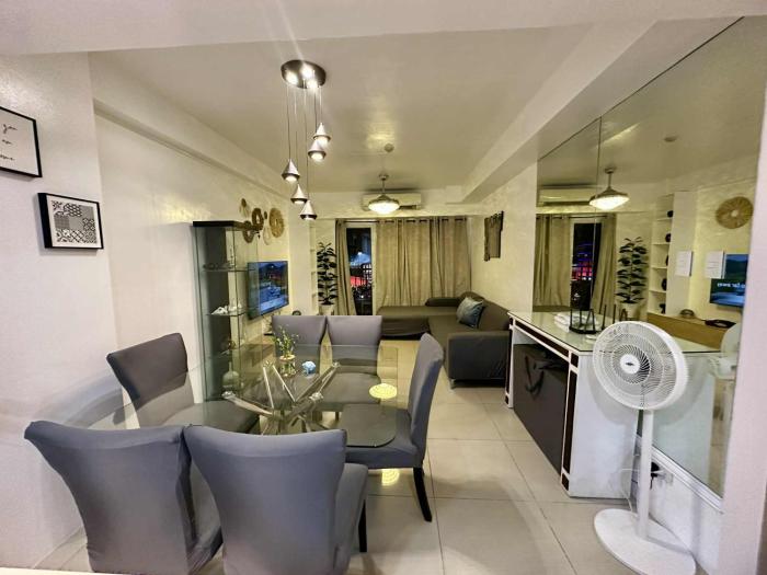 Shell Residence 2 bedroom by Kathy