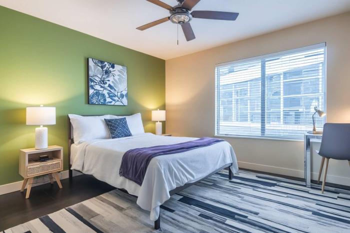 Boulevard Stays Relaxed 1BR King Suite Near Downtown Pool & Gym Access
