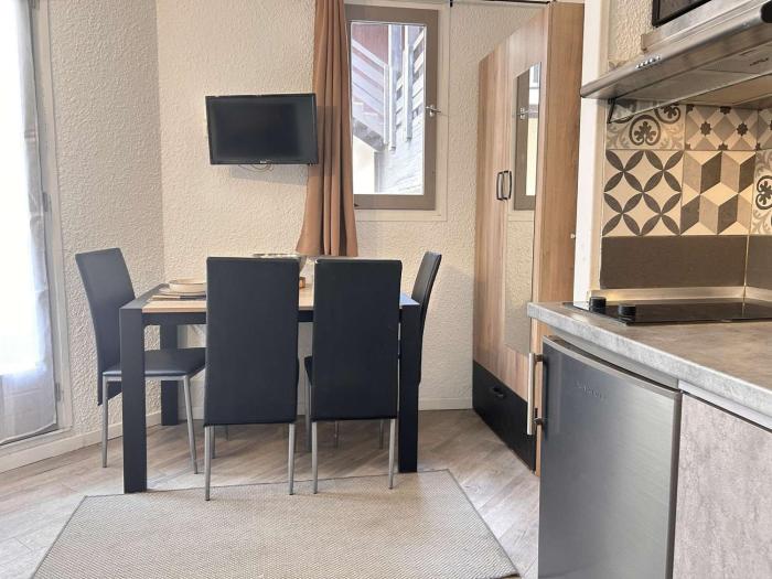 Studio cabine pour 3 personnes à Risoul 1850, proche commodités - FR-1-330-598