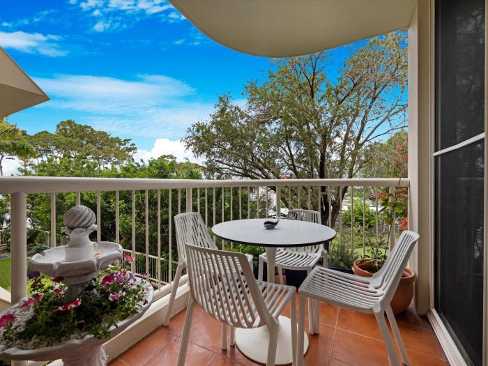 Relaxing Pool Hervey Bay Getaway Steps from Beach