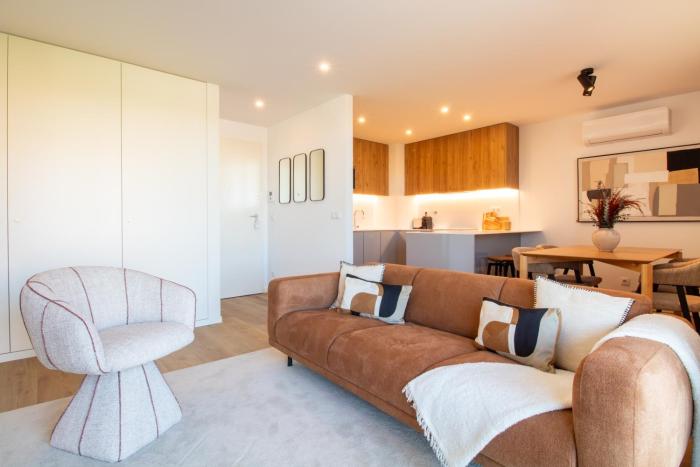 Stylish 2BR in Leça with AC by LovelyStay