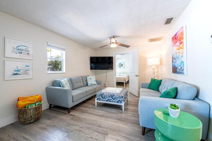 2bd 2ba Sunview 1 2Mins to BeachPool