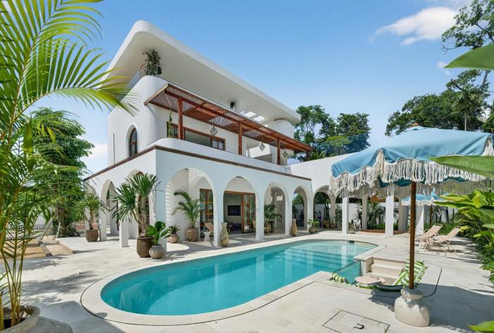 Little Castle 4BR Mediterranean Retreat in Canggu