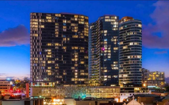 Luxury Apartments w Rooftop pool