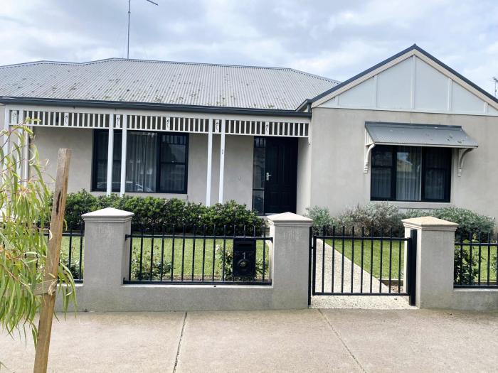 BROWNBILL STREET GEELONG a 2 Bedroom Unit located in the heart of East Geelong