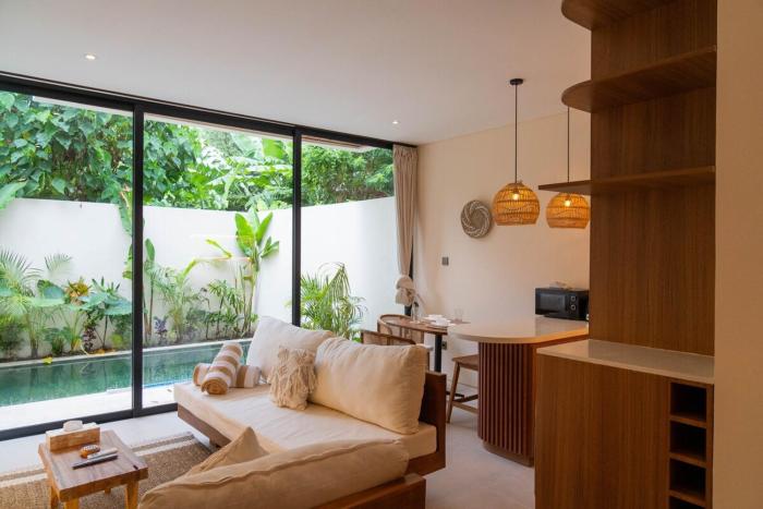 Modern 1BR Pool Villa with Balcony in North Canggu