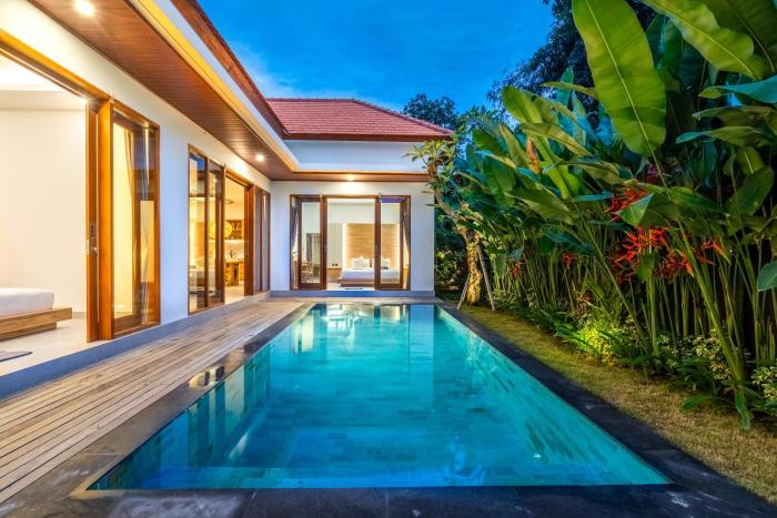 Tropical Villa Near Canggu, Bali - Book Entire Villa or Shared Rooms