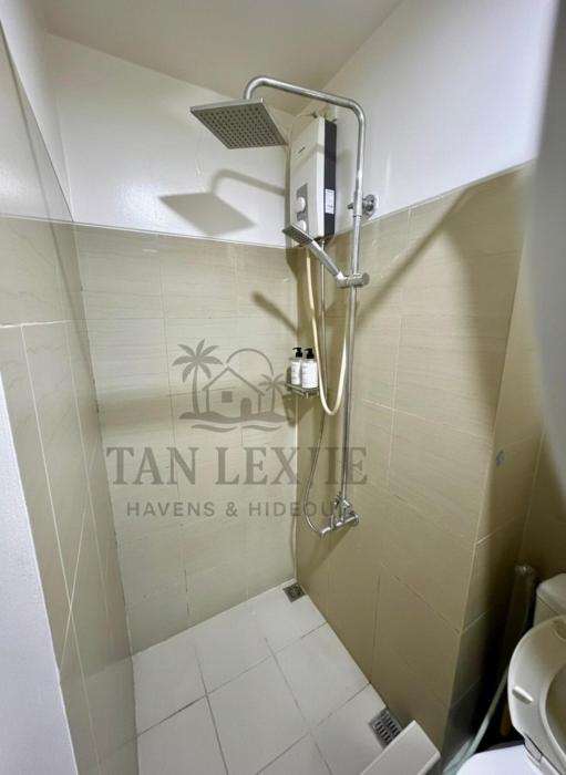 Shore Residences by Tan LexJie