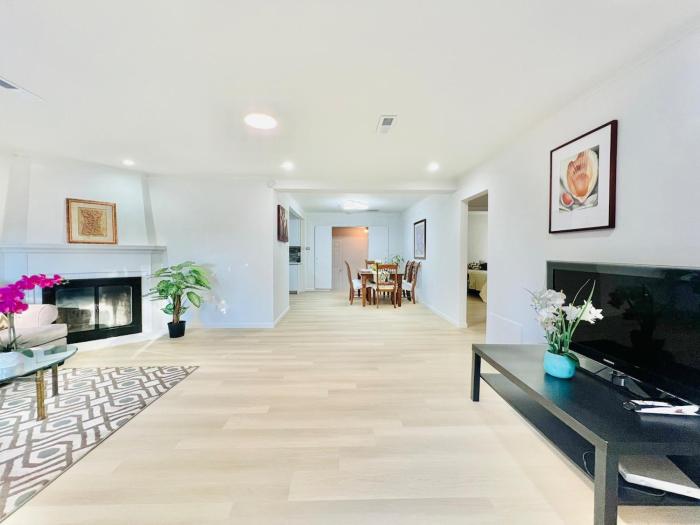 new renovated house 5rooms 5 beds 7people 1800sf