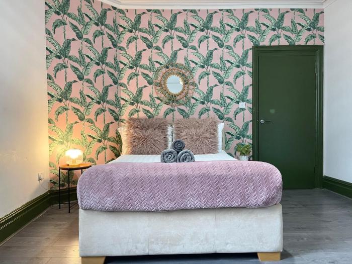 Promo Rate - Cosy 2BDR Flat by Staylio London in Shepherds Bush near Westfield London & Notting Hill