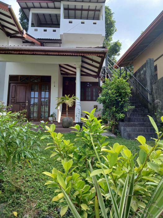 villa J 18 weligama