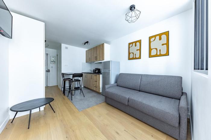 Comfortable Apartment , Porte-Dorée District, Paris